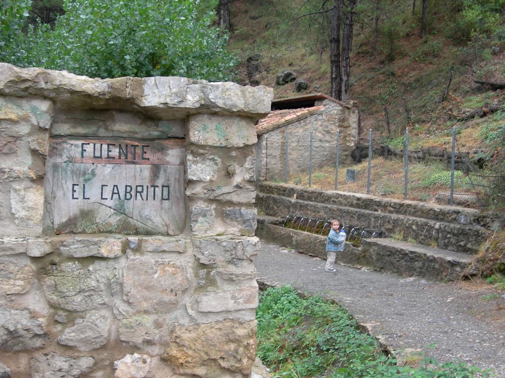 Apartamentos Turisticos Rosario Camarena de la Sierra Exteriér fotografie